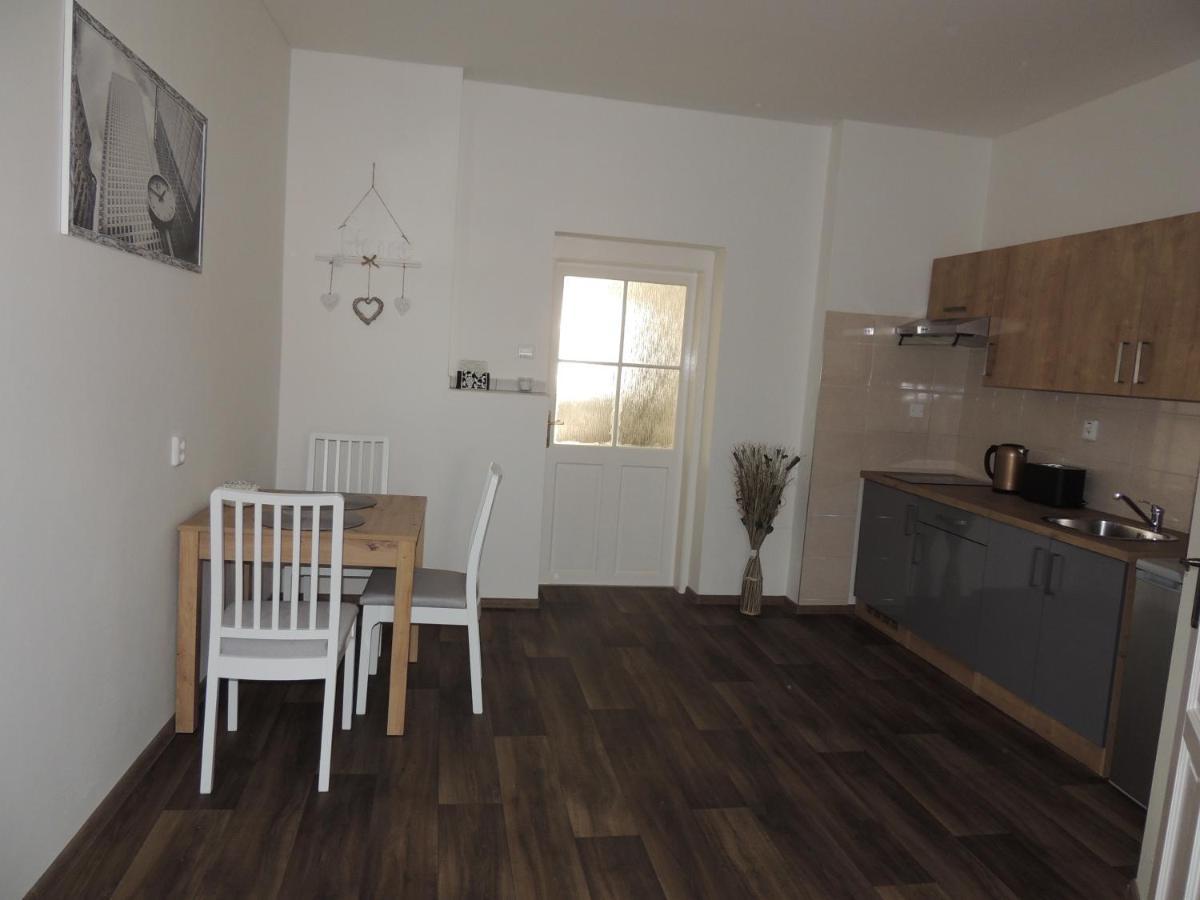 Cerny Tulipan - Apartman 4 Pilsen Exterior foto