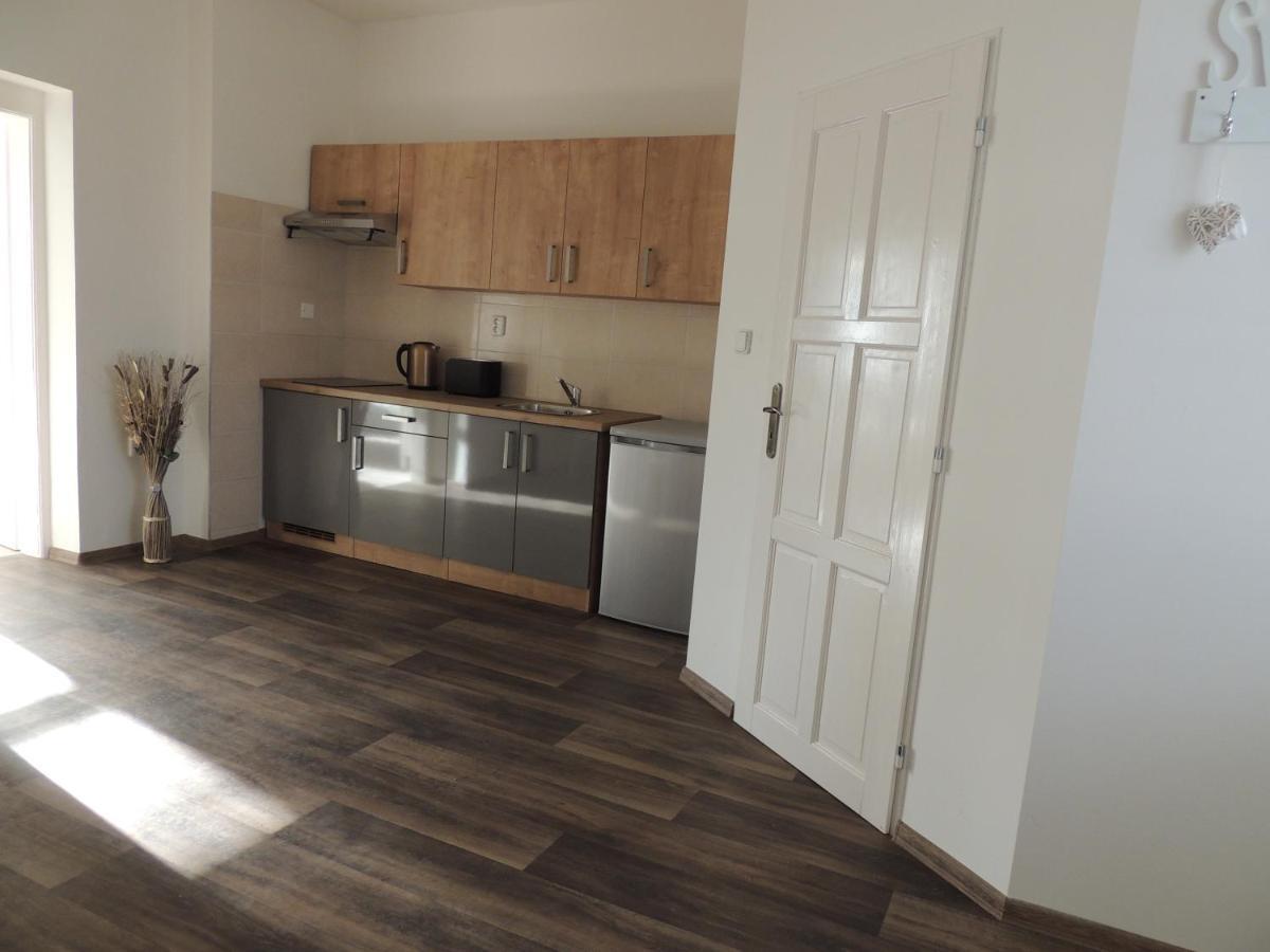 Cerny Tulipan - Apartman 4 Pilsen Exterior foto